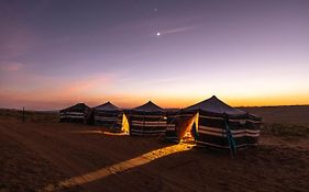 Dune Camp